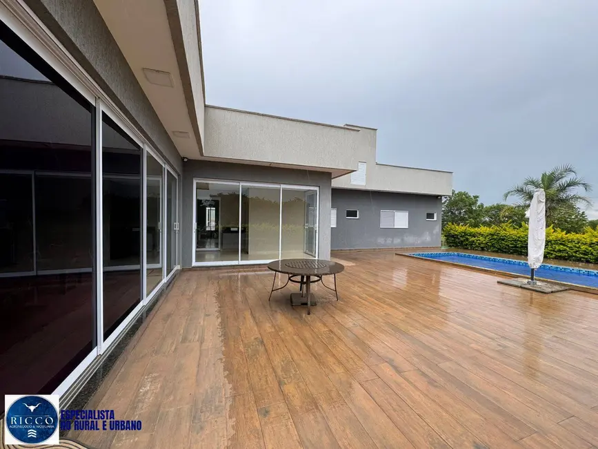 Chácara com 4 quartos à venda, 2269m2 em Hidrolandia - GO - imagem 1 Foto 1 de Chácara com 4 quartos à venda, 2269m2 em Hidrolandia - GO