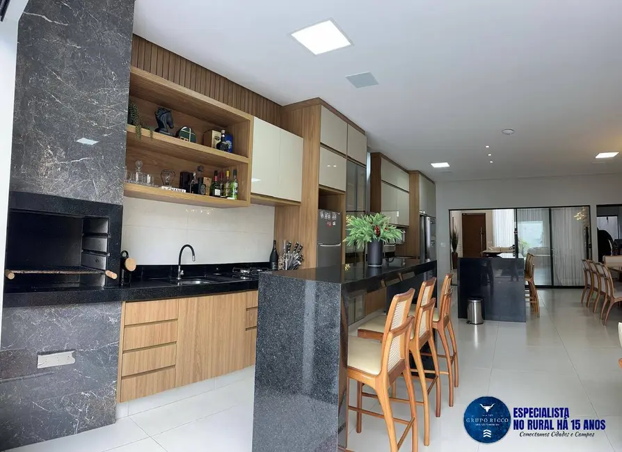 Foto 2 de Casa com 4 quartos à venda, 300m2 em Jardim Presidente, Goiania - GO