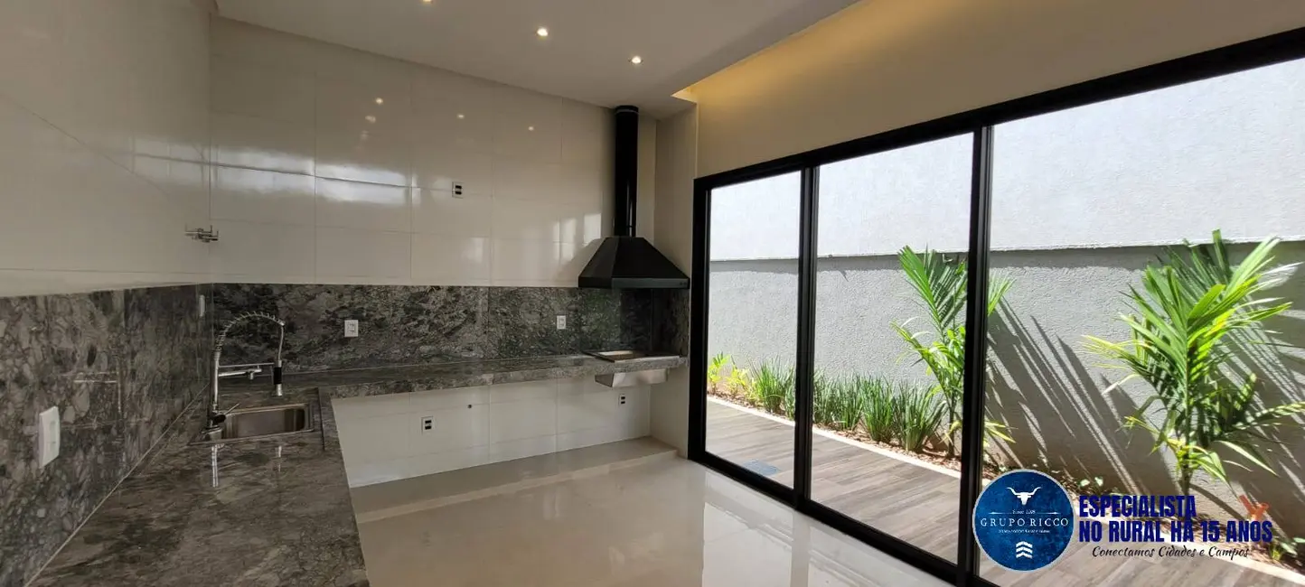 Foto 4 de Casa de Condomínio com 3 quartos à venda, 250m2 em Aparecida De Goiania - GO