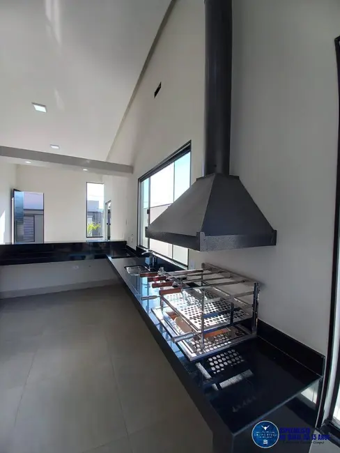 Casa com 3 quartos à venda, 300m2 em Caldas Novas - GO - imagem 5 Foto 5 de Casa com 3 quartos à venda, 300m2 em Caldas Novas - GO