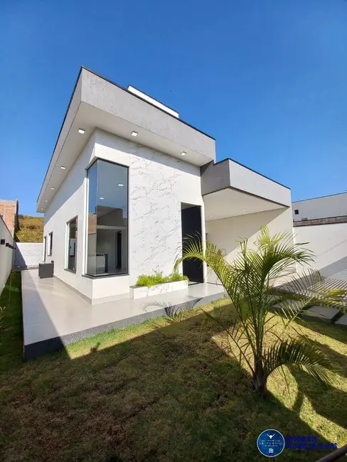 Foto 1 de Casa com 3 quartos à venda, 300m2 em Caldas Novas - GO