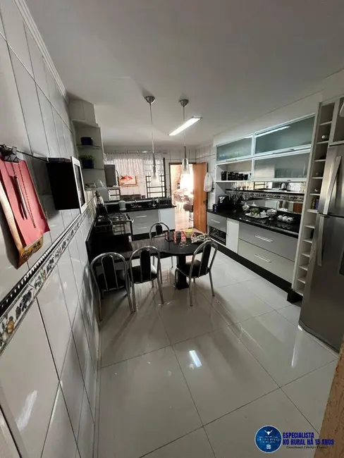 Foto 2 de Casa com 3 quartos à venda, 360m2 em Vila Rezende, Goiania - GO