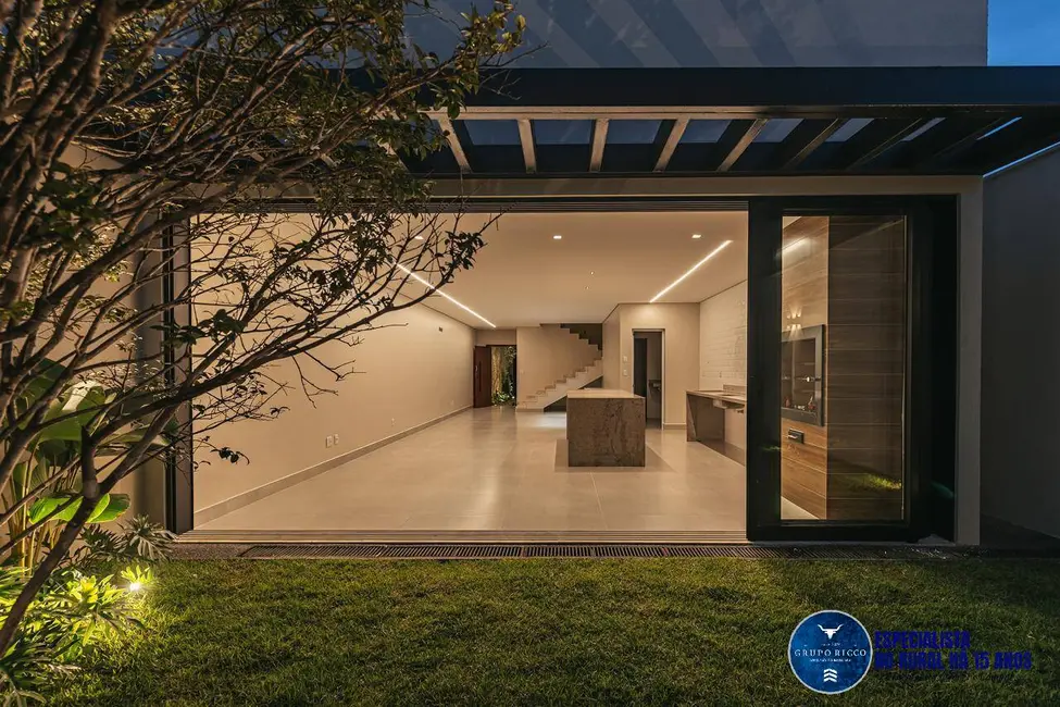 Sobrado com 3 quartos à venda, 210m2 em Jardim Atlântico, Goiania - GO - imagem 5 Foto 5 de Sobrado com 3 quartos à venda, 210m2 em Jardim Atlântico, Goiania - GO