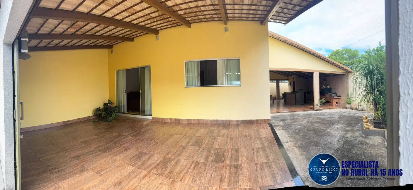 Foto 2 de Casa com 3 quartos à venda, 225m2 em Parque das Flores, Goiania - GO