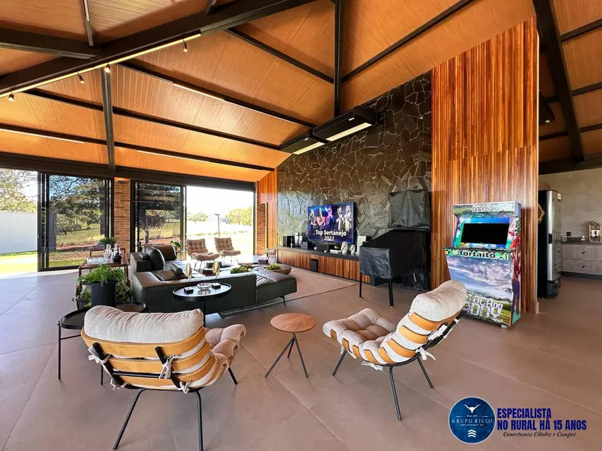 Foto 3 de Sítio / Rancho à venda, 27000m2 em Mossamedes - GO