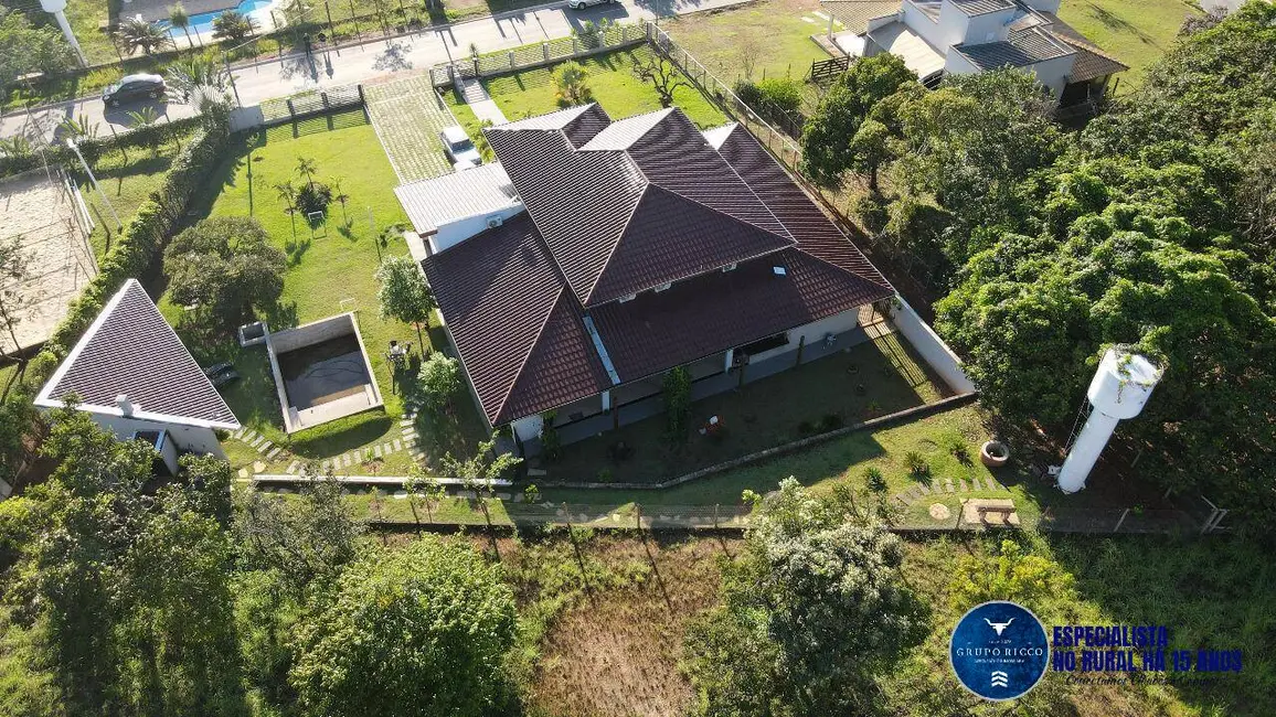 Foto 2 de Chácara com 3 quartos à venda, 1666m2 em Hidrolandia - GO