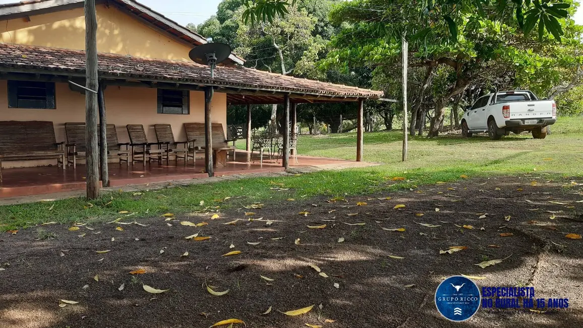 Foto 2 de Fazenda / Haras com 4 quartos à venda, 75m2 em Mozarlandia - GO
