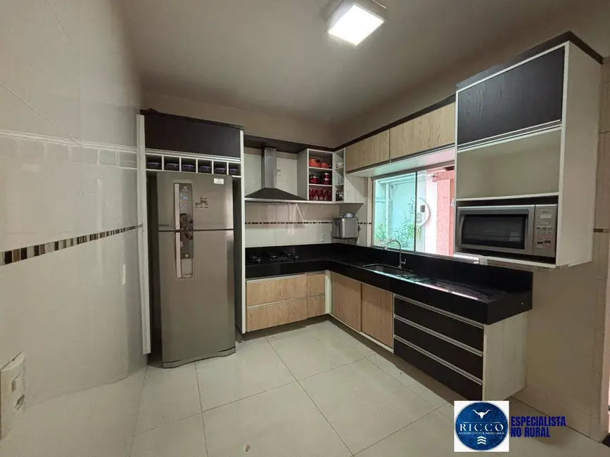 Foto 2 de Casa com 3 quartos à venda, 366m2 em Garavelo Residencial Park, Aparecida De Goiania - GO