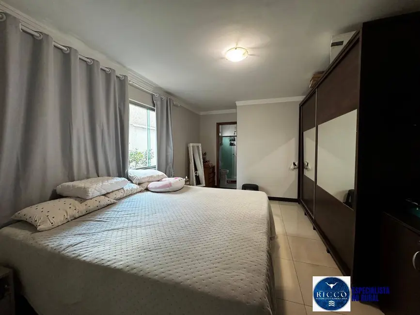 Foto 9 de Casa de Condomínio com 3 quartos à venda, 370m2 em Jardins Madri, Goiania - GO