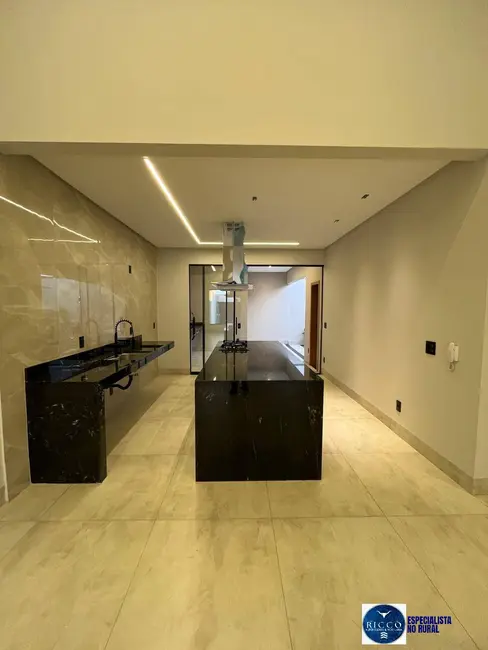 Foto 5 de Casa com 3 quartos à venda, 250m2 em Residencial Kátia, Goiania - GO