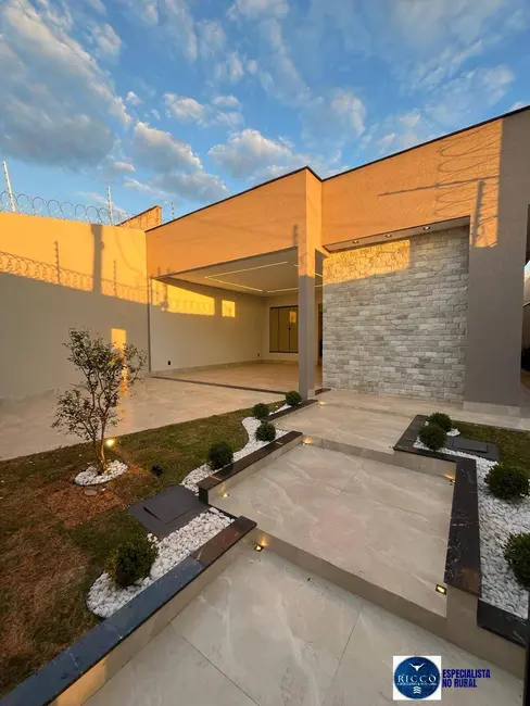 Foto 1 de Casa com 3 quartos à venda, 250m2 em Residencial Kátia, Goiania - GO