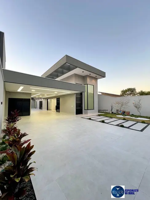 Foto 1 de Casa com 3 quartos à venda, 445m2 em Parque Anhanguera, Goiania - GO