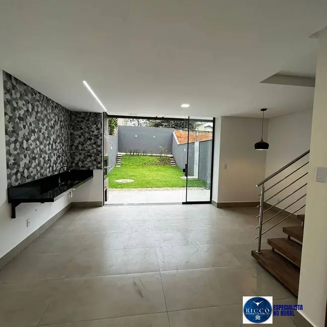 Foto 4 de Sobrado com 3 quartos à venda, 120m2 em Parque Hayala, Aparecida De Goiania - GO