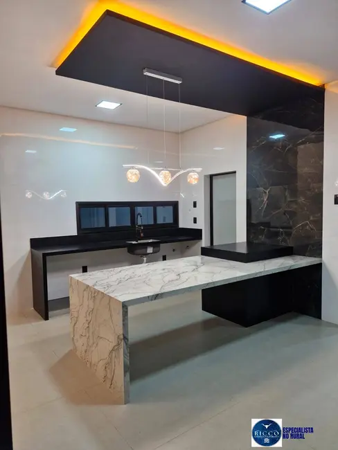 Foto 2 de Casa com 4 quartos à venda, 360m2 em Moinho dos Ventos, Goiania - GO
