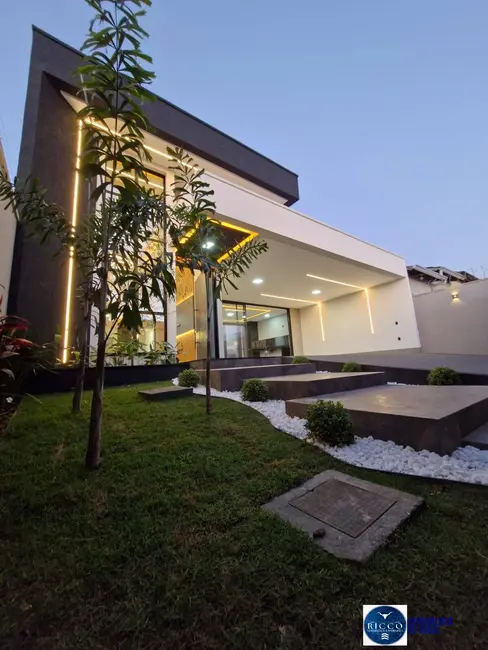 Foto 1 de Casa com 4 quartos à venda, 360m2 em Moinho dos Ventos, Goiania - GO