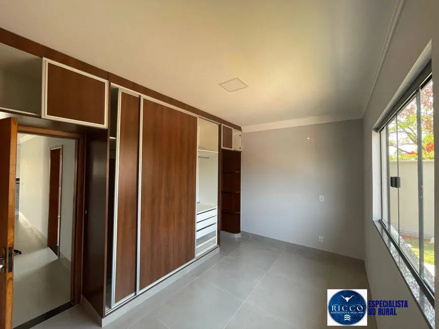 Foto 6 de Casa de Condomínio com 3 quartos à venda, 1050m2 em Setor Central, Hidrolandia - GO