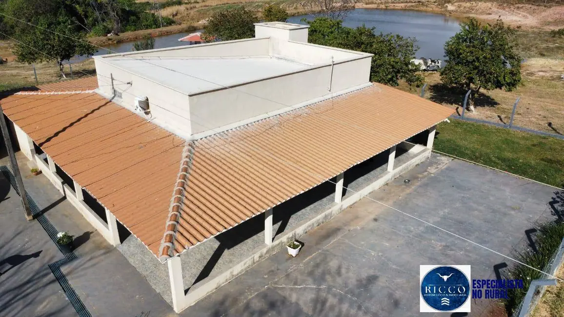 Foto 3 de Fazenda / Haras com 4 quartos à venda, 30m2 em Itapuranga - GO