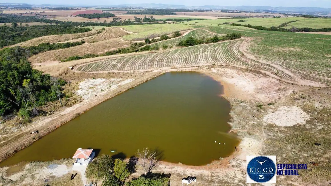 Foto 2 de Fazenda / Haras com 4 quartos à venda, 30m2 em Itapuranga - GO