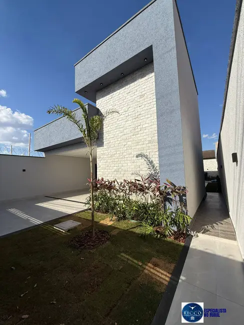 Foto 1 de Casa com 3 quartos à venda, 250m2 em Residencial Solar Bougainville, Goiania - GO