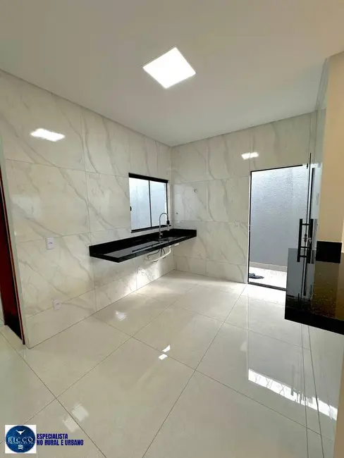Foto 2 de Casa com 3 quartos à venda, 180m2 em Vila Santos Dumont, Aparecida De Goiania - GO