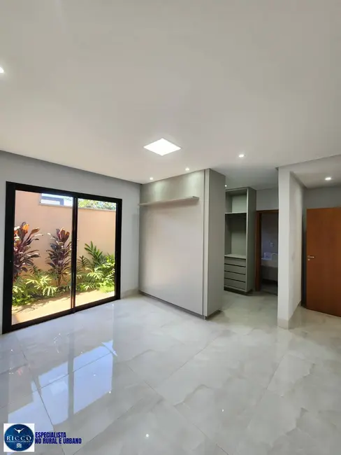 Casa de Condomínio com 4 quartos à venda, 399m2 em Residencial Goiânia Golfe Clube, Goiania - GO - imagem 5 Foto 5 de Casa de Condomínio com 4 quartos à venda, 399m2 em Residencial Goiânia Golfe Clube, Goiania - GO