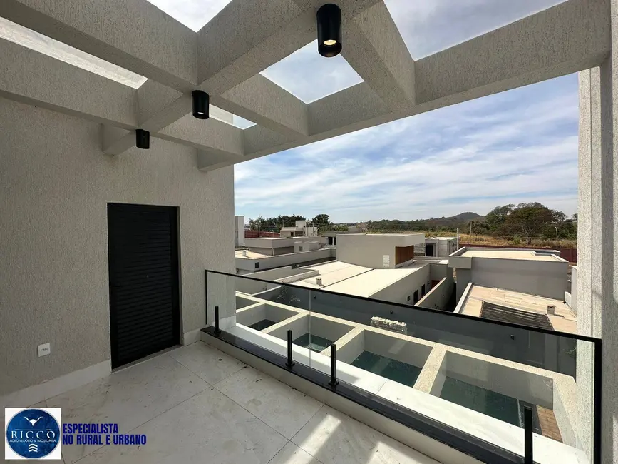 Foto 4 de Sobrado com 4 quartos à venda, 375m2 em Jardins Nápoles, Senador Canedo - GO