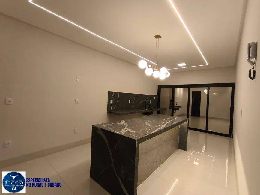 Foto 2 de Casa com 3 quartos à venda, 227m2 em Setor Três Marias, Goiania - GO