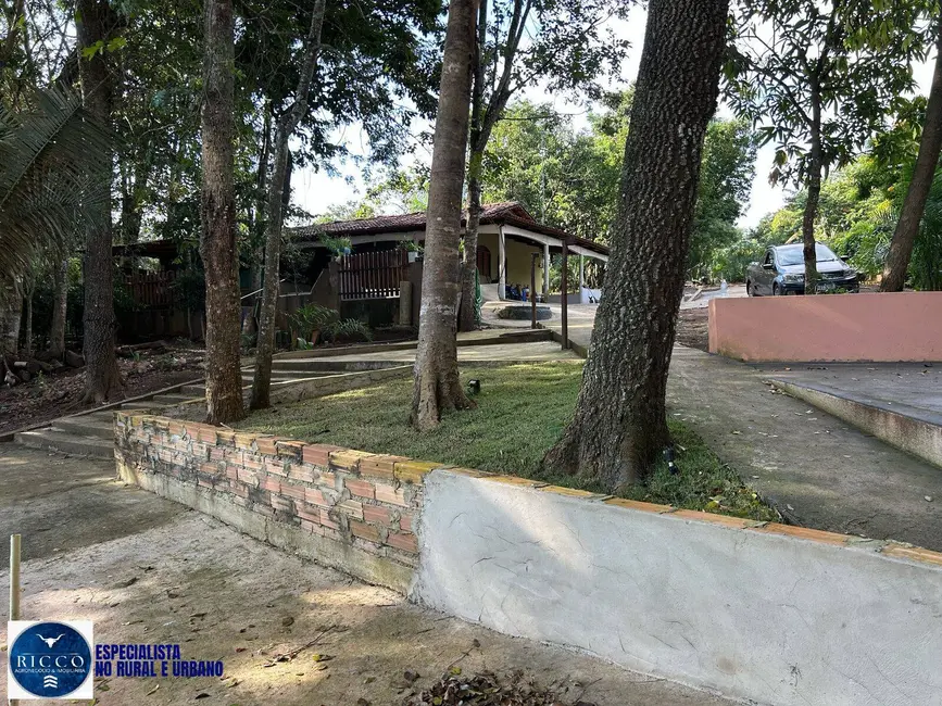 Foto 6 de Chácara com 3 quartos à venda, 4000m2 em Leopoldo De Bulhoes - GO