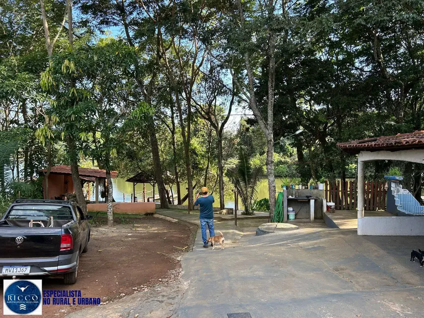 Foto 4 de Chácara com 3 quartos à venda, 4000m2 em Leopoldo De Bulhoes - GO
