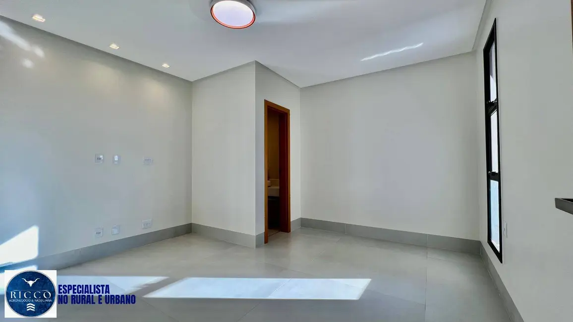 Casa com 4 quartos à venda, 287m2 em Senador Canedo - GO - imagem 5 Foto 5 de Casa com 4 quartos à venda, 287m2 em Senador Canedo - GO