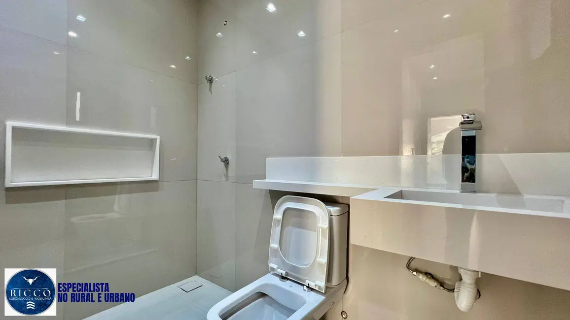 Casa com 4 quartos à venda, 287m2 em Senador Canedo - GO - imagem 9 Foto 9 de Casa com 4 quartos à venda, 287m2 em Senador Canedo - GO