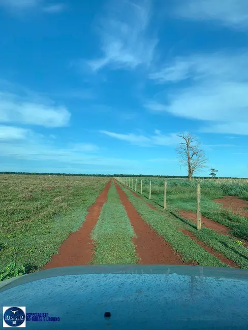 Fazenda / Haras com 3 quartos à venda, 159m2 em Santa Fe De Goias - GO - imagem 1 Foto 1 de Fazenda / Haras com 3 quartos à venda, 159m2 em Santa Fe De Goias - GO