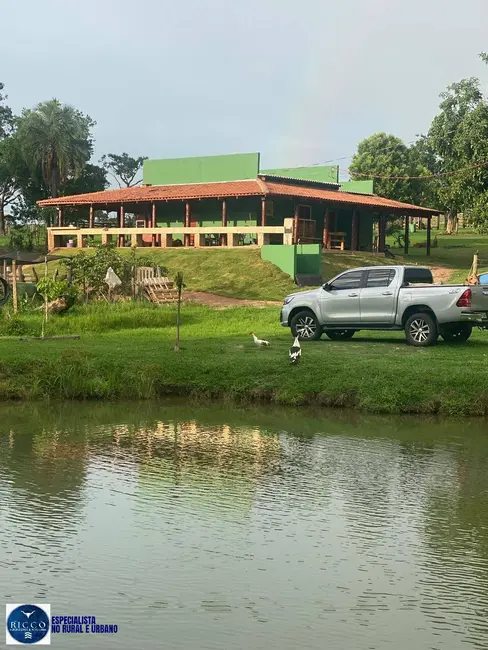 Foto 1 de Fazenda / Haras com 4 quartos à venda, 26m2 em Serranopolis - GO
