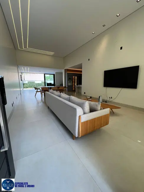 Foto 3 de Casa de Condomínio com 5 quartos à venda, 400m2 em Jardins Lisboa, Goiania - GO