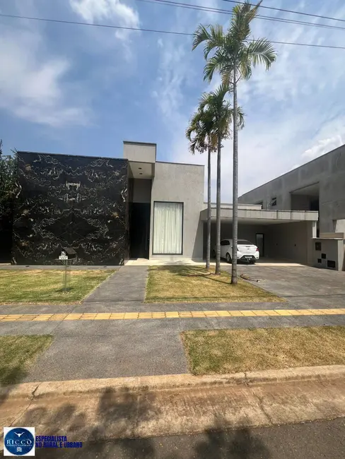 Foto 1 de Casa de Condomínio com 5 quartos à venda, 400m2 em Jardins Lisboa, Goiania - GO