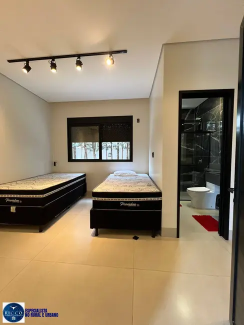Foto 7 de Casa de Condomínio com 5 quartos à venda, 400m2 em Jardins Lisboa, Goiania - GO