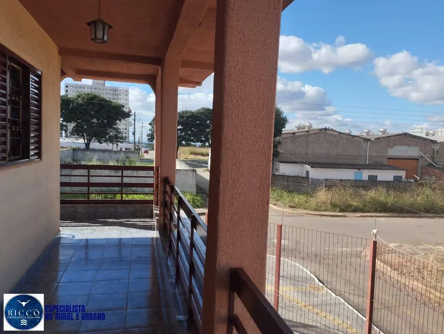 Foto 2 de Sobrado com 2 quartos à venda, 437m2 em Jardim Helvécia, Aparecida De Goiania - GO