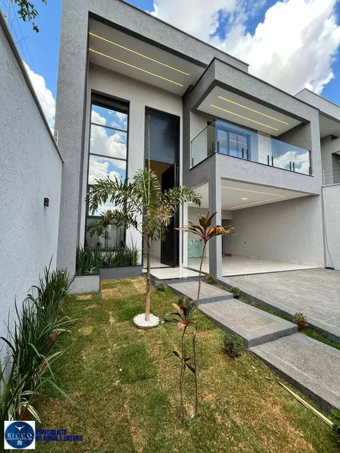Sobrado com 4 quartos à venda, 240m2 em Jardim Presidente, Goiania - GO - imagem 1 Foto 1 de Sobrado com 4 quartos à venda, 240m2 em Jardim Presidente, Goiania - GO
