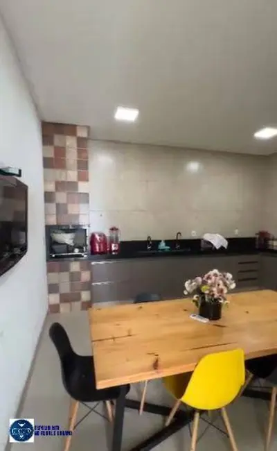 Casa de Condomínio com 3 quartos à venda, 106m2 em Residencial Flórida, Goiania - GO - imagem 3 Foto 3 de Casa de Condomínio com 3 quartos à venda, 106m2 em Residencial Flórida, Goiania - GO