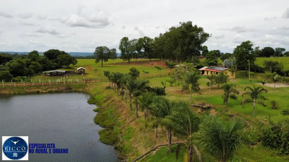 Foto 2 de Fazenda / Haras com 4 quartos à venda, 54m2 em Itapuranga - GO