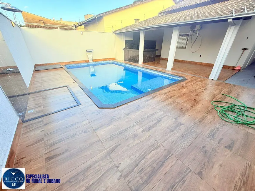 Foto 1 de Casa com 3 quartos à venda, 300m2 em Residencial Porto Seguro, Goiania - GO