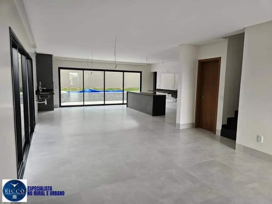 Foto 3 de Casa de Condomínio com 4 quartos à venda, 215m2 em Senador Canedo - GO