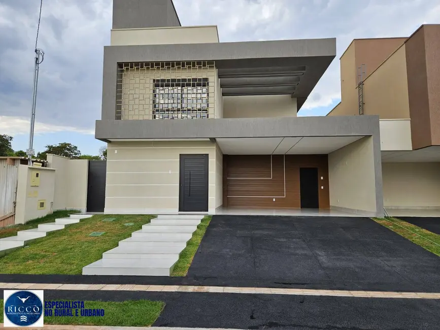 Foto 1 de Casa de Condomínio com 4 quartos à venda, 215m2 em Senador Canedo - GO
