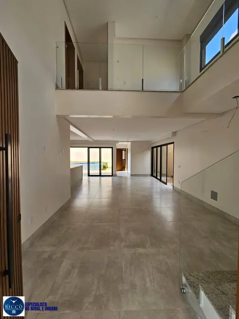 Foto 2 de Casa de Condomínio com 4 quartos à venda em Senador Canedo - GO