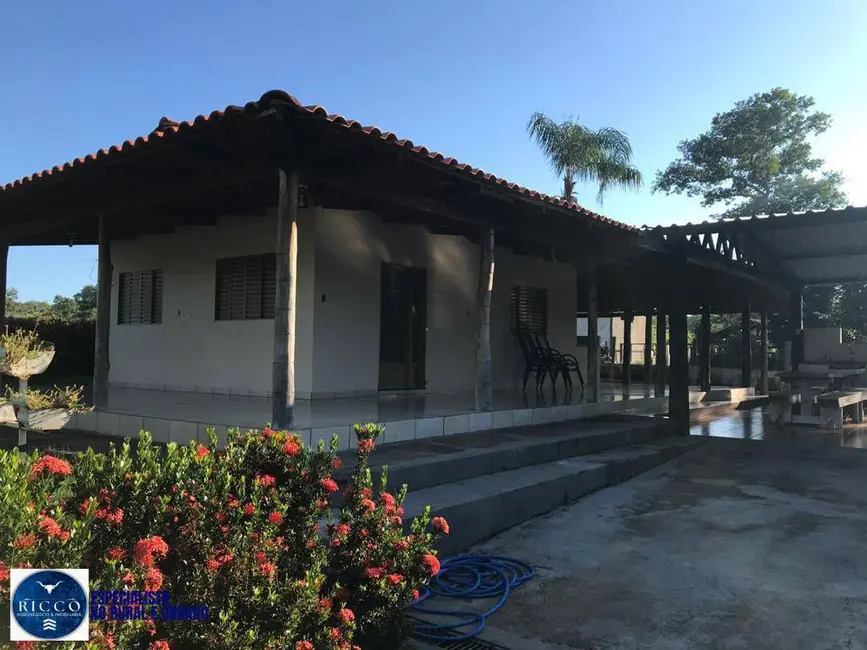 Foto 2 de Fazenda / Haras com 3 quartos à venda, 55m2 em Nova Crixas - GO