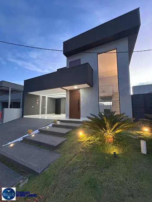 Foto 1 de Casa de Condomínio com 4 quartos à venda, 300m2 em Senador Canedo - GO