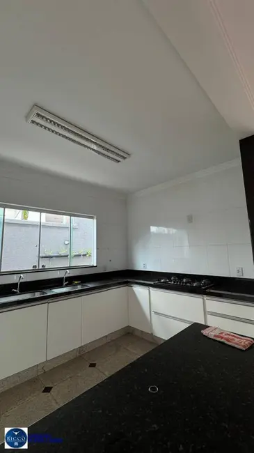 Foto 3 de Casa de Condomínio com 3 quartos à venda, 371m2 em Jardins Madri, Goiania - GO