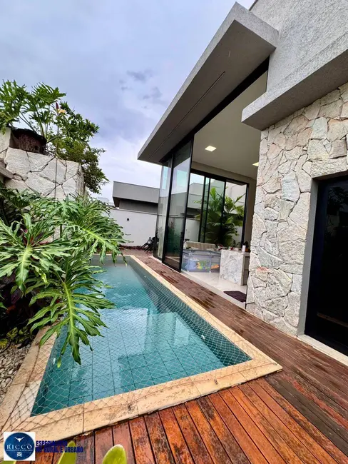 Casa de Condomínio com 3 quartos à venda, 444m2 em Residencial Goiânia Golfe Clube, Goiania - GO - imagem 2 Foto 2 de Casa de Condomínio com 3 quartos à venda, 444m2 em Residencial Goiânia Golfe Clube, Goiania - GO