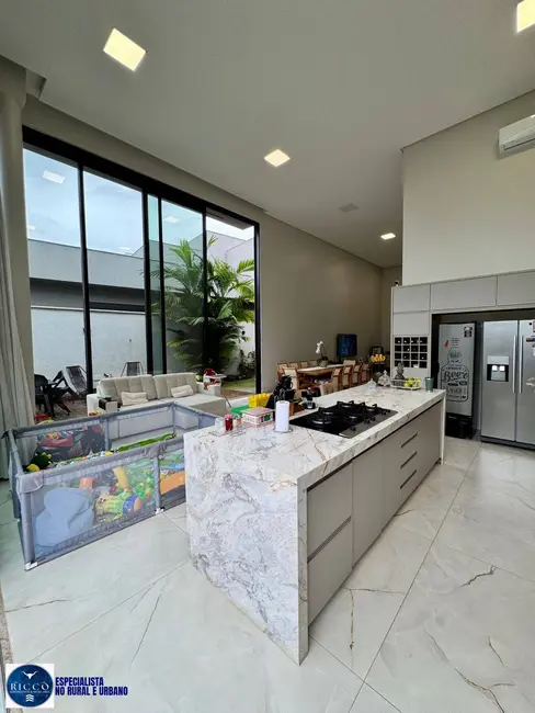 Casa de Condomínio com 3 quartos à venda, 444m2 em Residencial Goiânia Golfe Clube, Goiania - GO - imagem 9 Foto 9 de Casa de Condomínio com 3 quartos à venda, 444m2 em Residencial Goiânia Golfe Clube, Goiania - GO