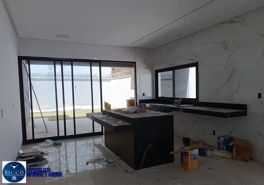 Foto 4 de Casa com 3 quartos à venda, 360m2 em Jardim Petrópolis, Goiania - GO